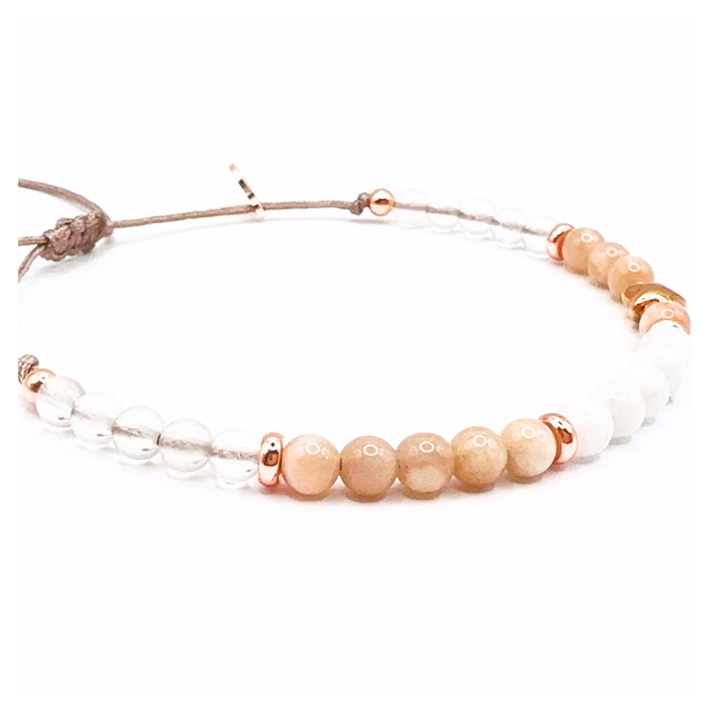 „A KISS GOODNIGHT“ – Sternenkindarmband in Roségold oder Gold mit Weißem Achat, Pfirsich-Mondstein & Bergkristall