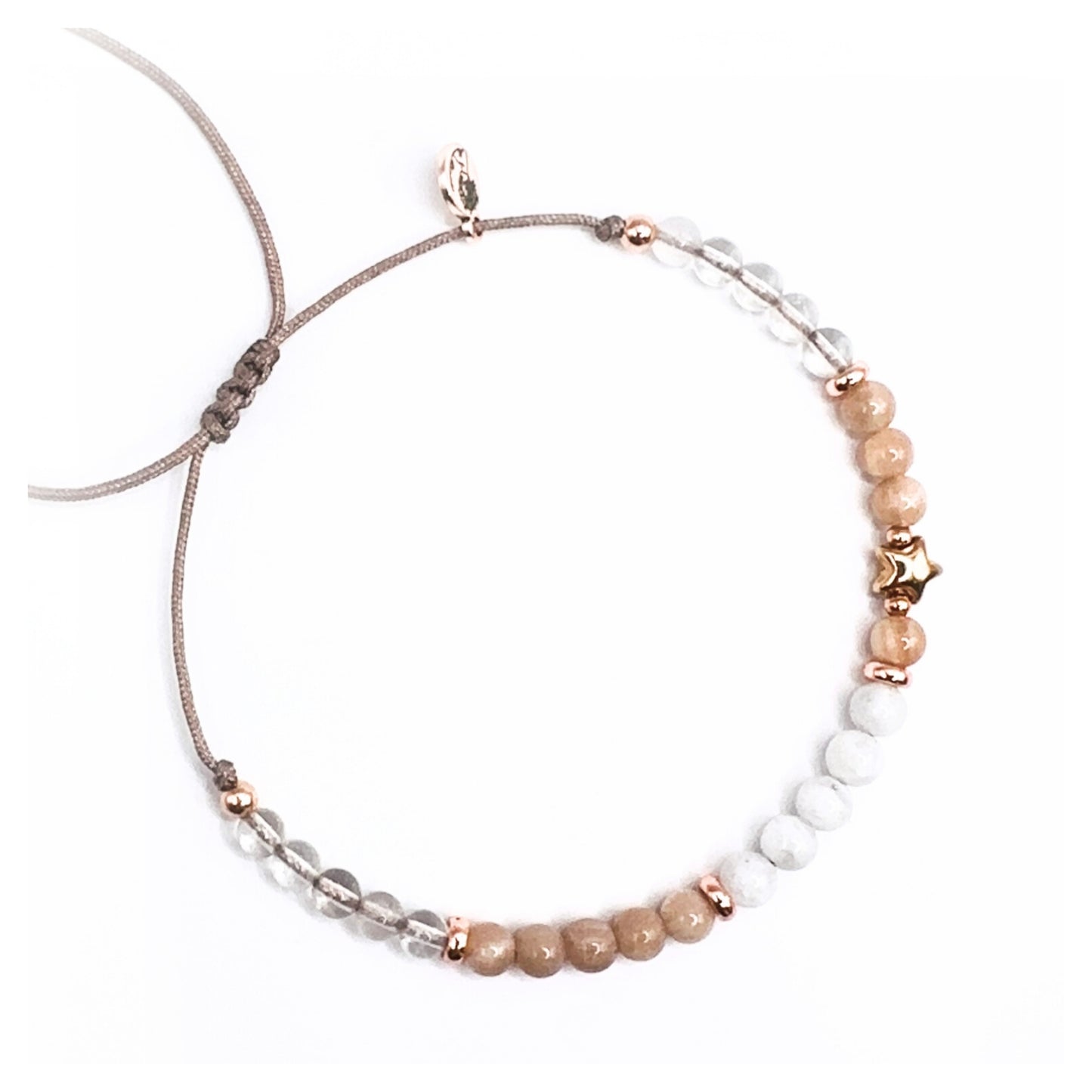 „A KISS GOODNIGHT“ – Sternenkindarmband in Roségold oder Gold mit Weißem Achat, Pfirsich-Mondstein & Bergkristall